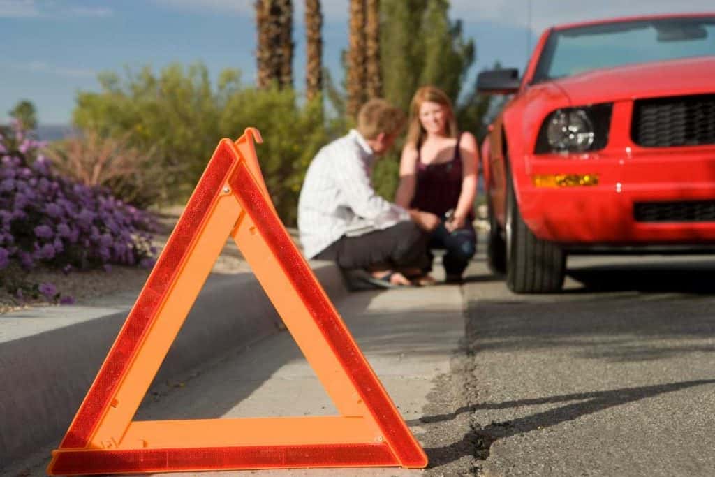 Couple's car breaks down on the road